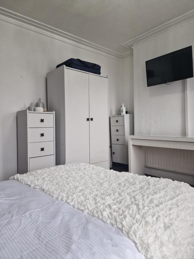 Double Rooms, Free Continental Breakfast, Pics And Full Address Sent After Booking, 2 Miles To City Centre Belfast Ngoại thất bức ảnh